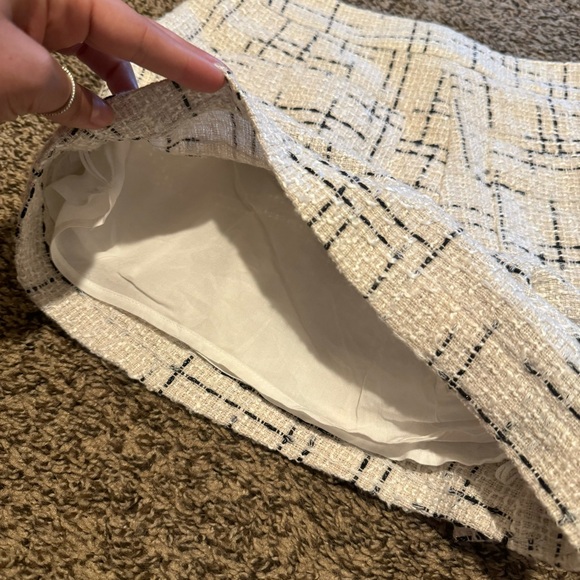 Maeve by Anthropologie White Tweed Shorts size 10 - Picture 10 of 10